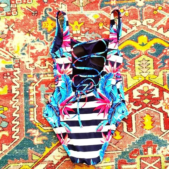 Tommy Bahama One Peice - Picture 2 of 3